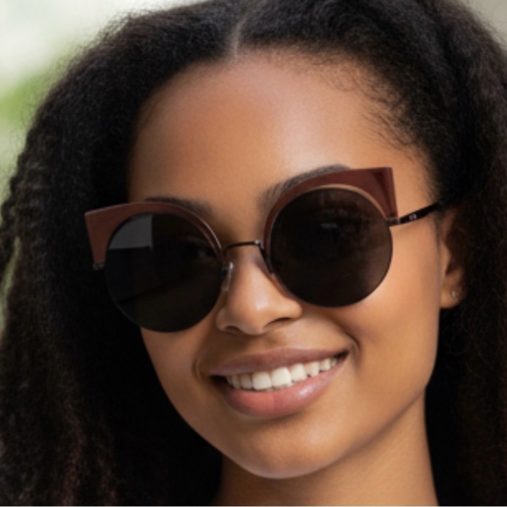 FENDI Round Cat-Eye Rim Sunglasses – Made in Italy ✨ - Picture 4 of 16